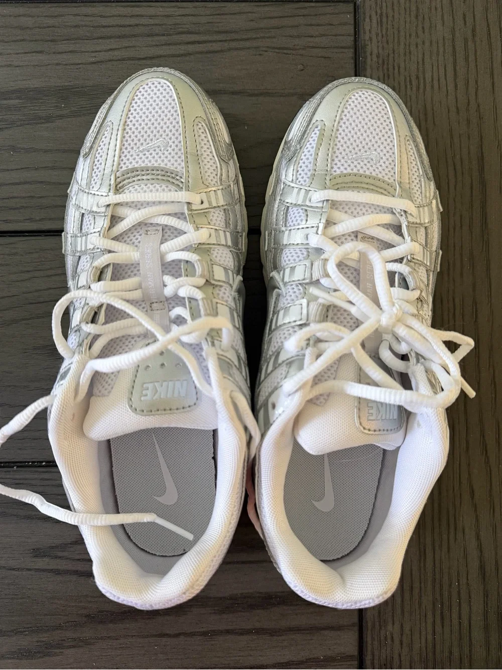 Nike Women's Silver/White R-8000 Athletic Sneakers
